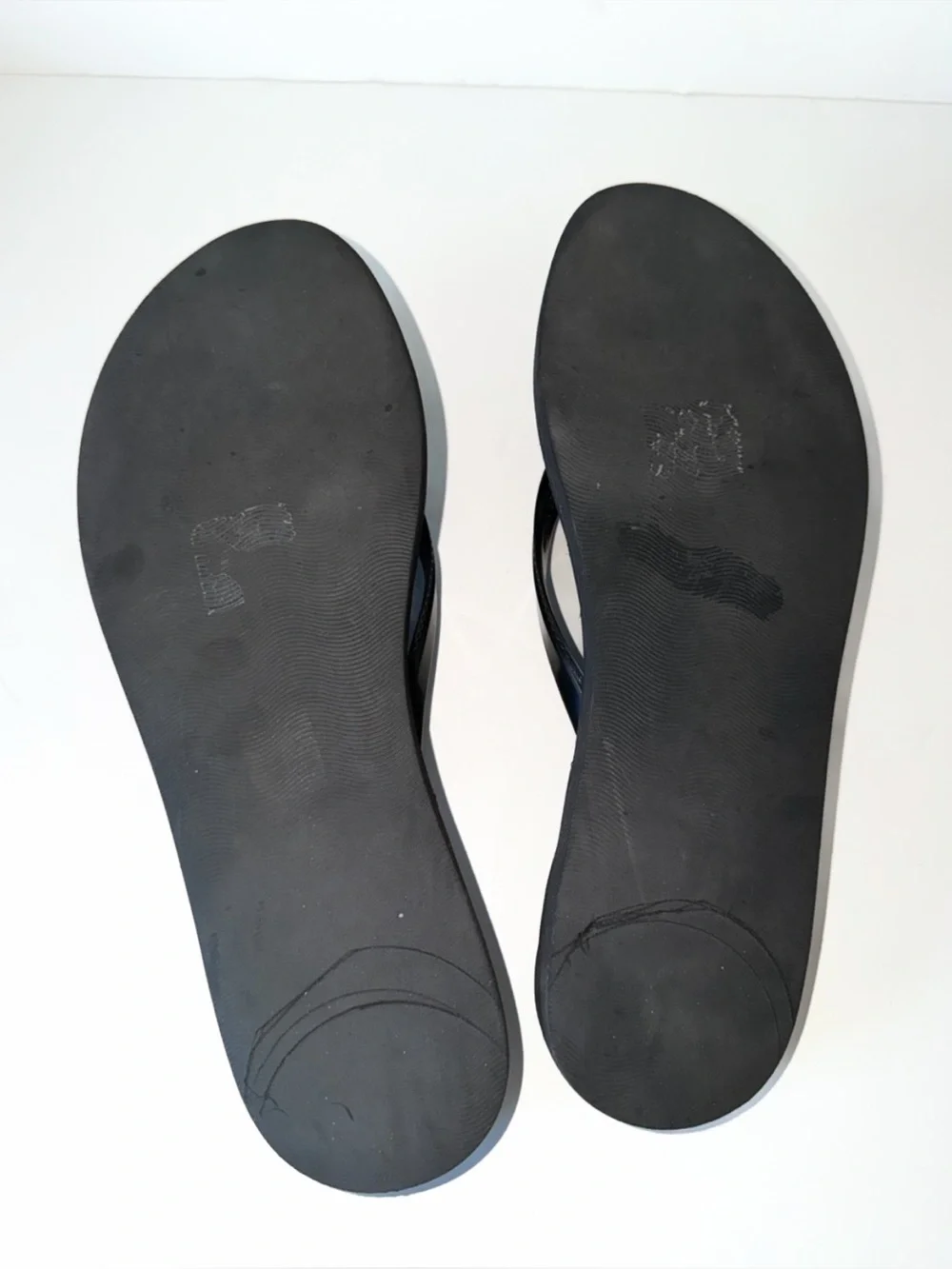 Tory Burch Black Women's Kira Flip Flop Sandals with Gold Accent 11 Summer Beach